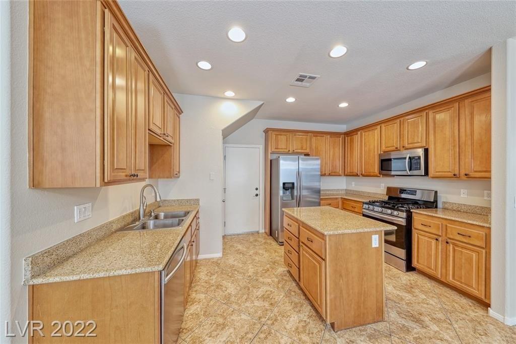 Colorful Rainbow Ave, Las Vegas, NV 89166