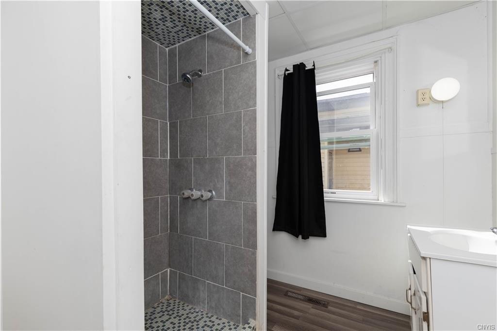 W 8th St, Oswego, NY 13126
