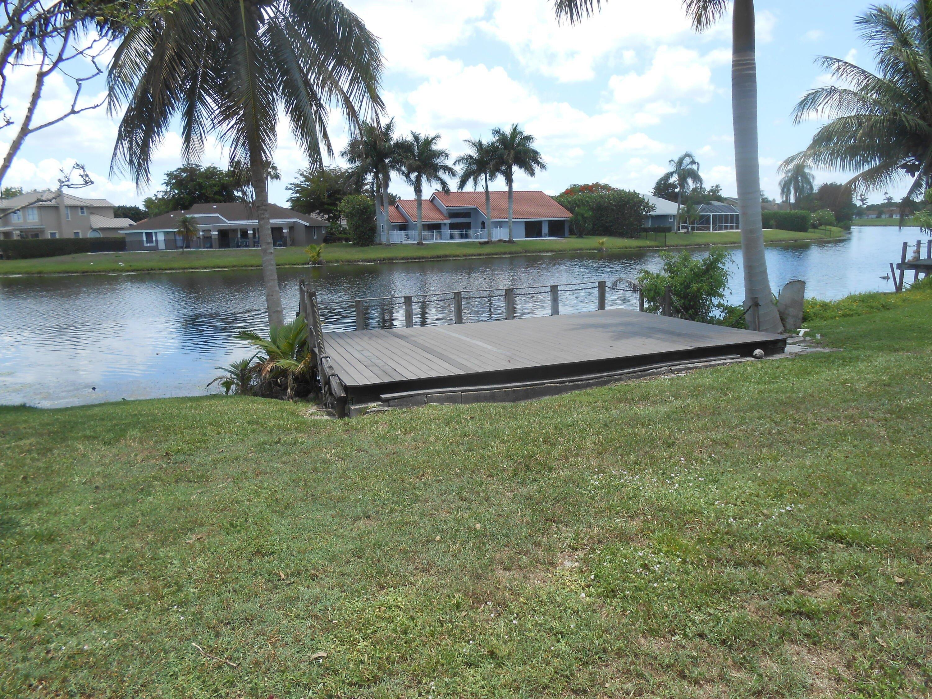 Leeds Ct, Wellington, FL 33414