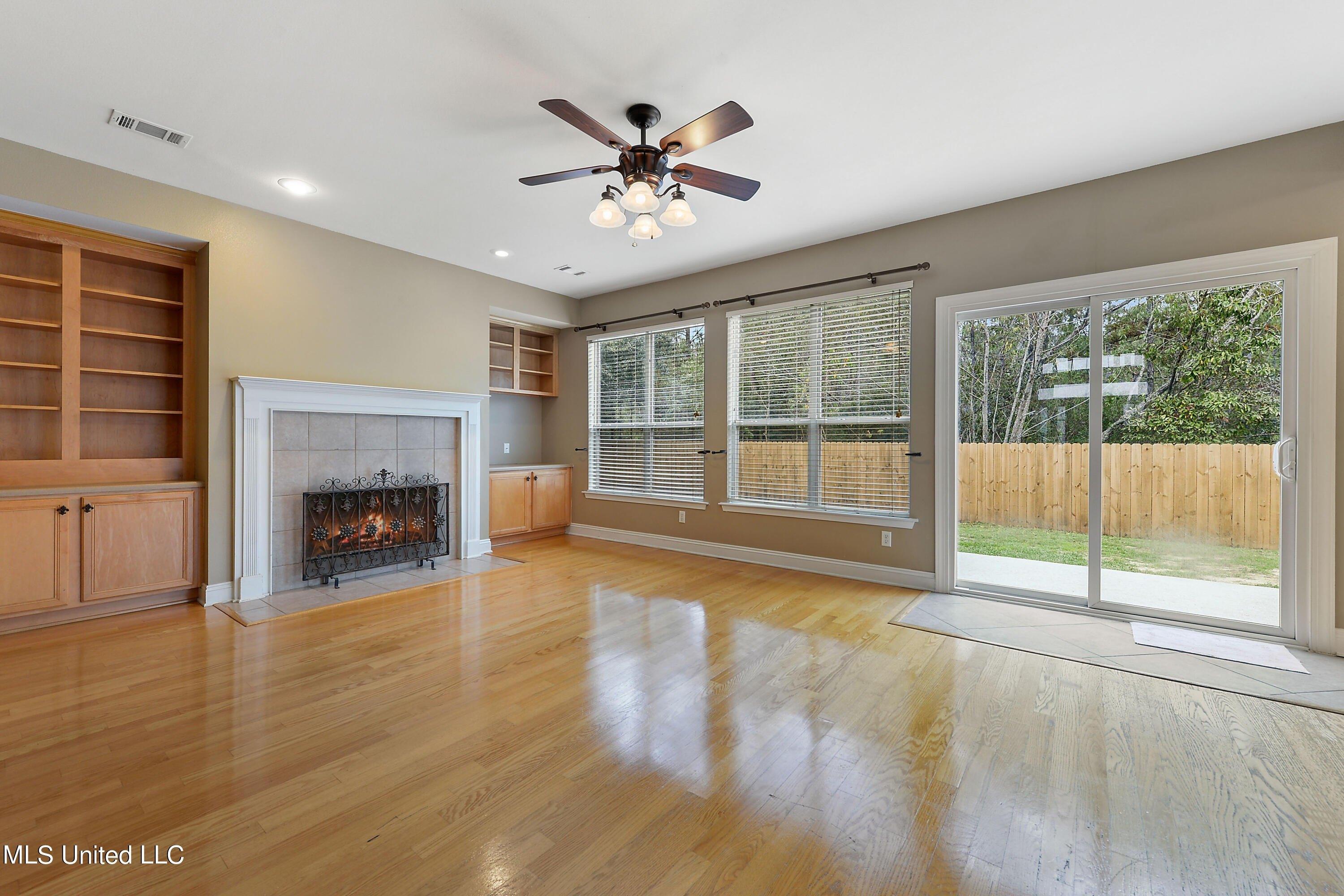 Joy Ln, Ocean Springs, MS 39564