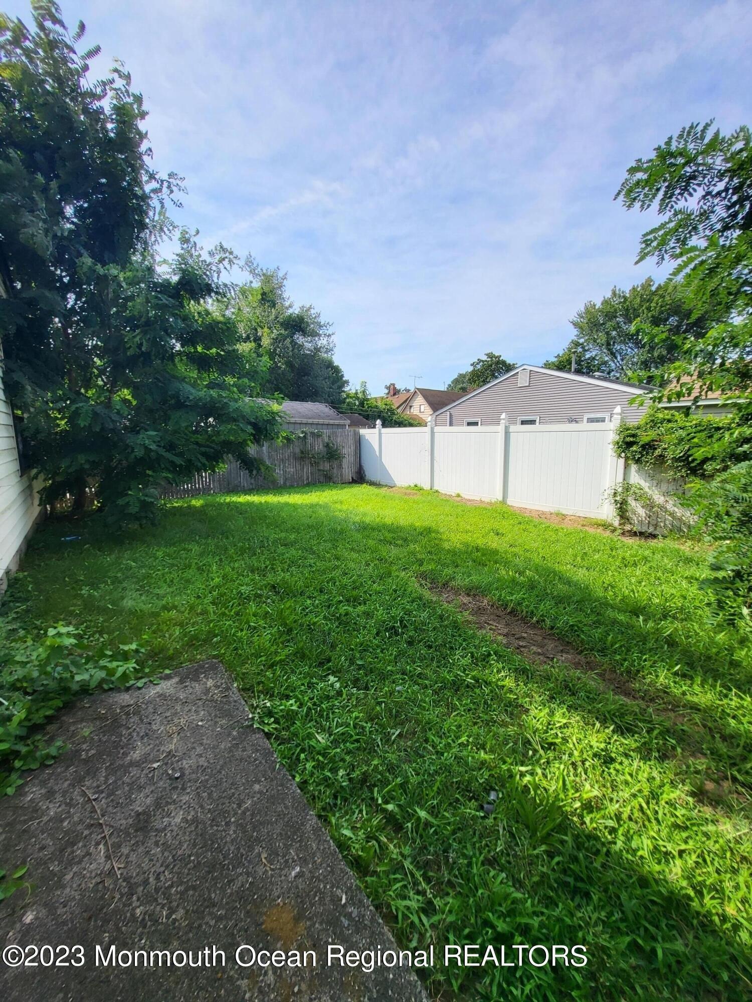 Passaic St, North Middletown, NJ 07748