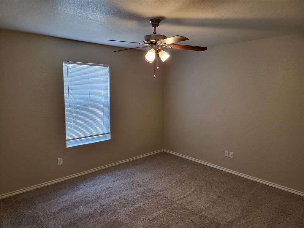 Kathy Ln, Granbury, TX 76049