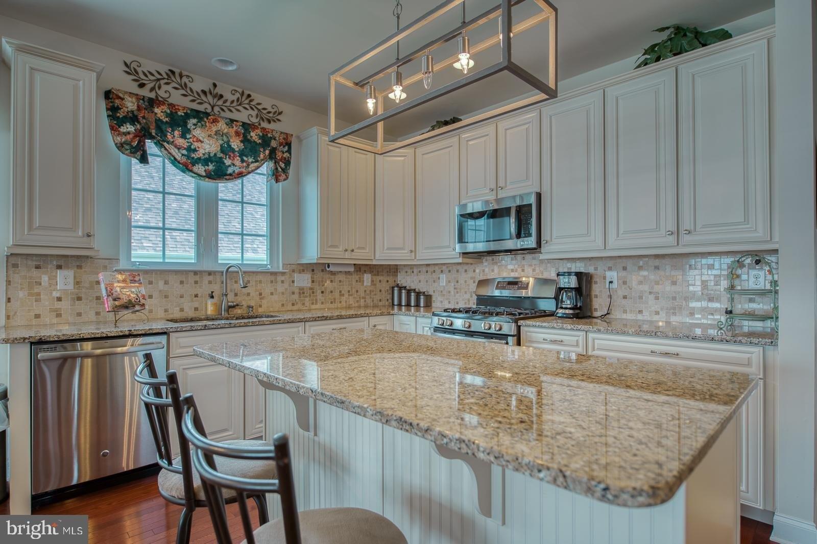 Gaston Ln, Coatesville, PA 19320