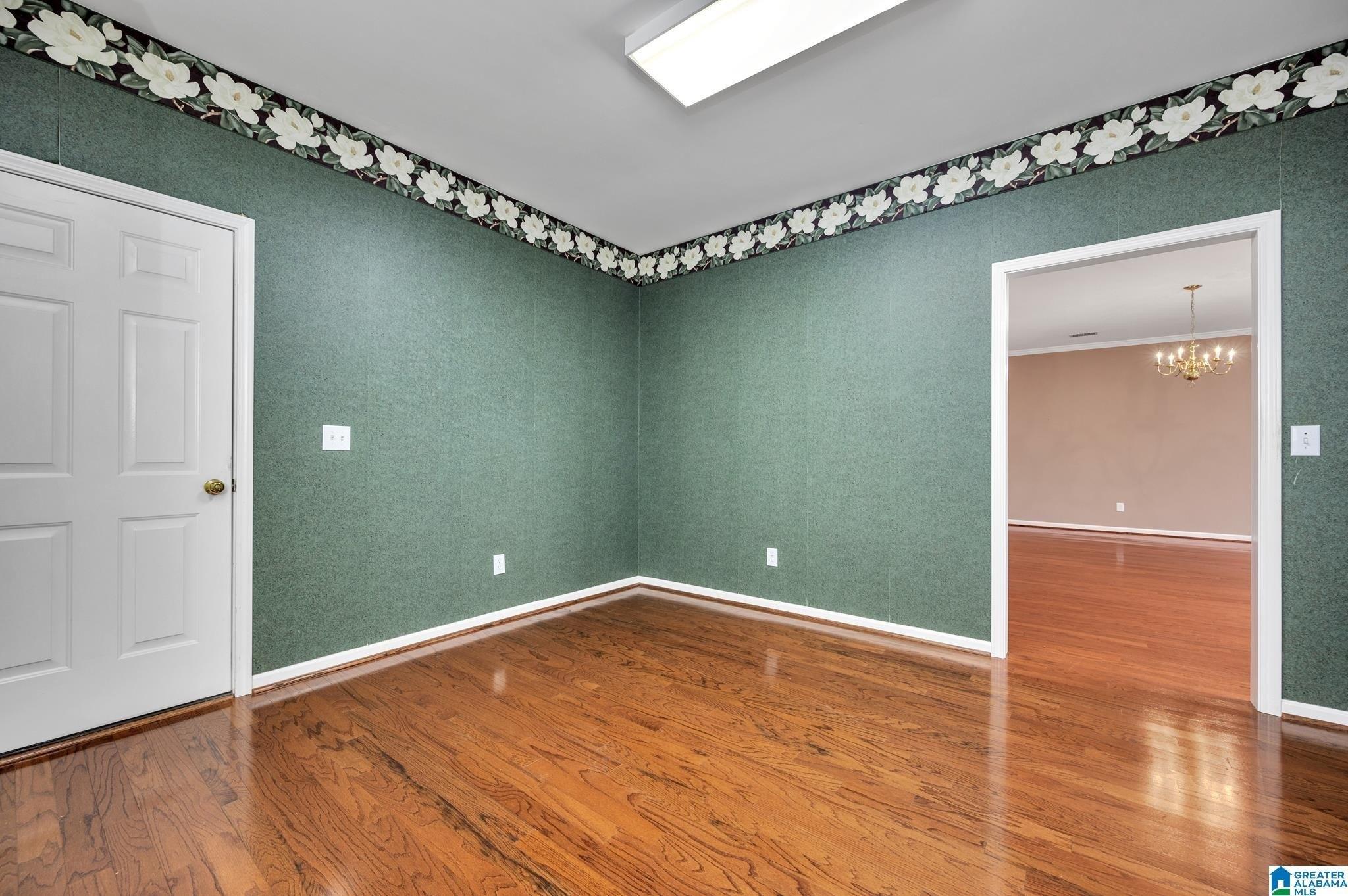 Guilford Cir, Hoover, AL 35242