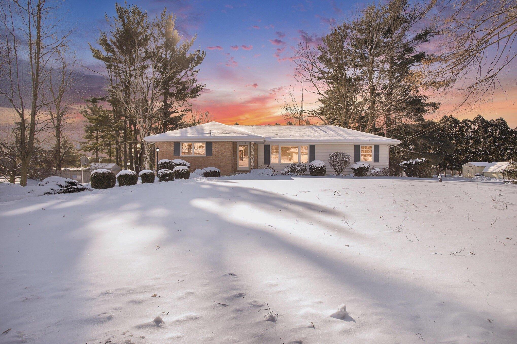 Verona Rd, Marshall, MI 49068