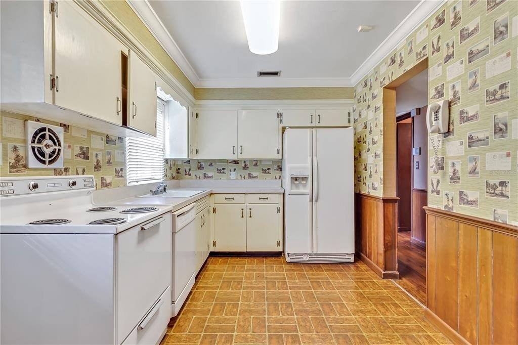 E Kaley St, Orlando, FL 32812
