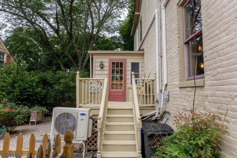 Lincoln Ave, Lambertville, NJ 08530