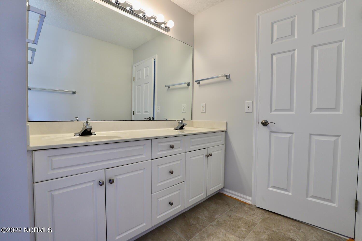 Wheeling Dr, Pinehurst, NC 28374