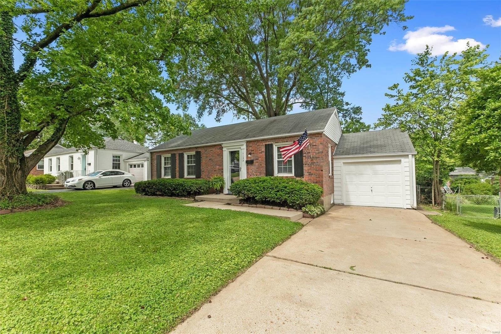 N Geyer Rd, Saint Louis, MO 63122