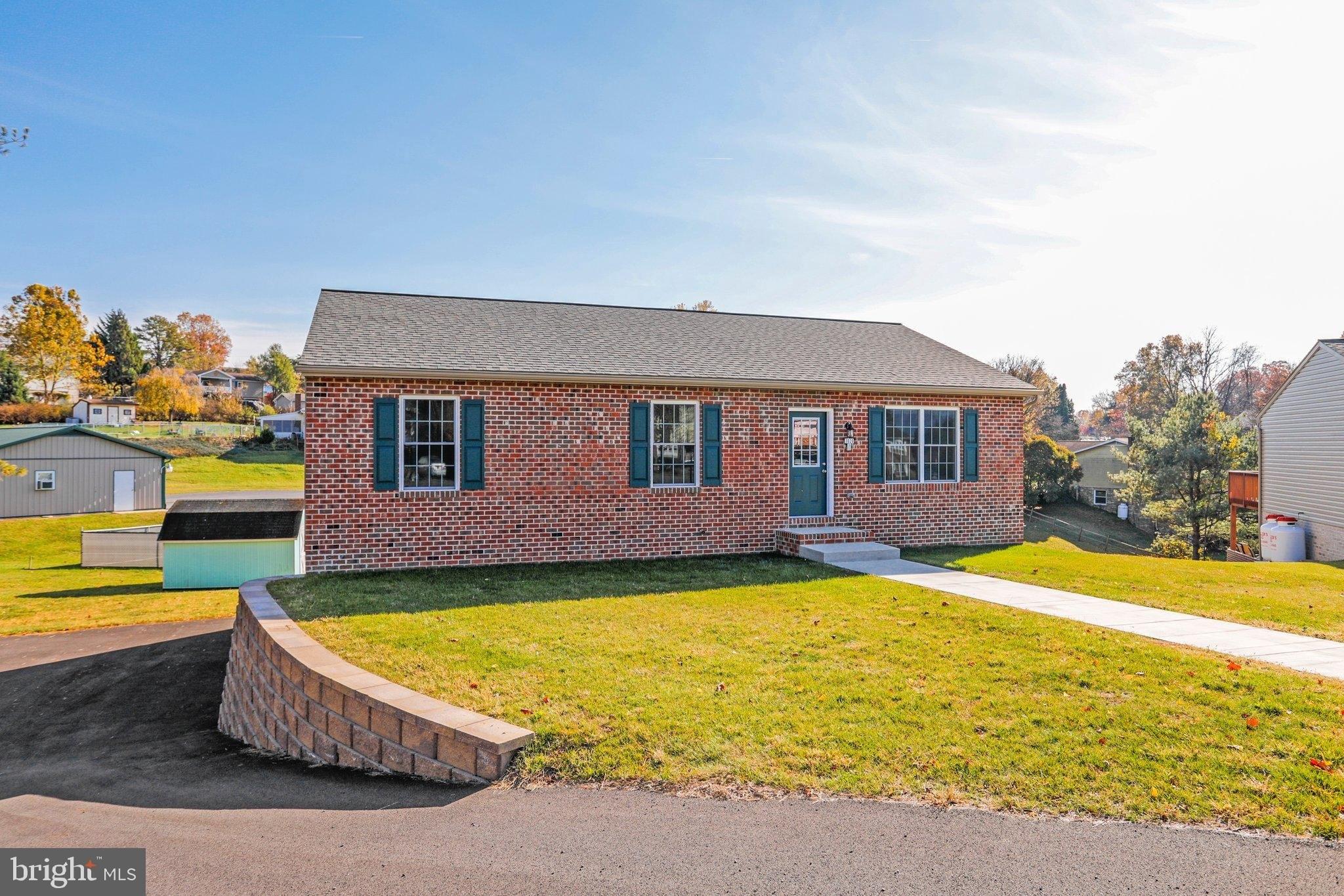 Liverpool Ct, Chambersburg, PA 17201