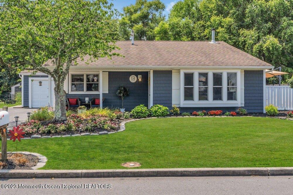 Cranberry Dr, Tinton Falls, NJ 07753