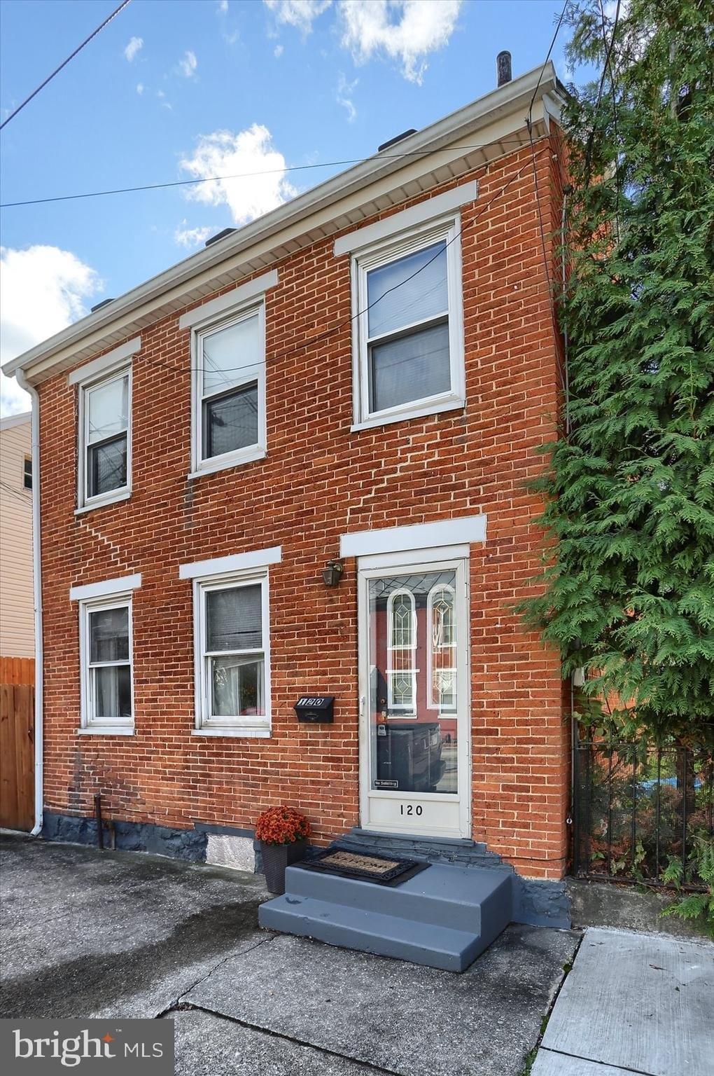 E North St, Carlisle, PA 17013