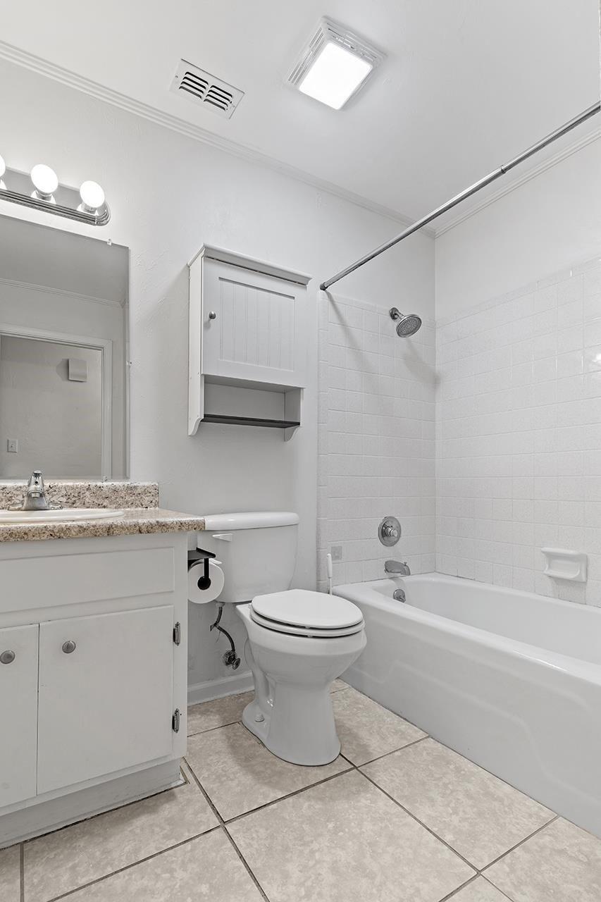 Lola Dr, Tallahassee, FL 32301