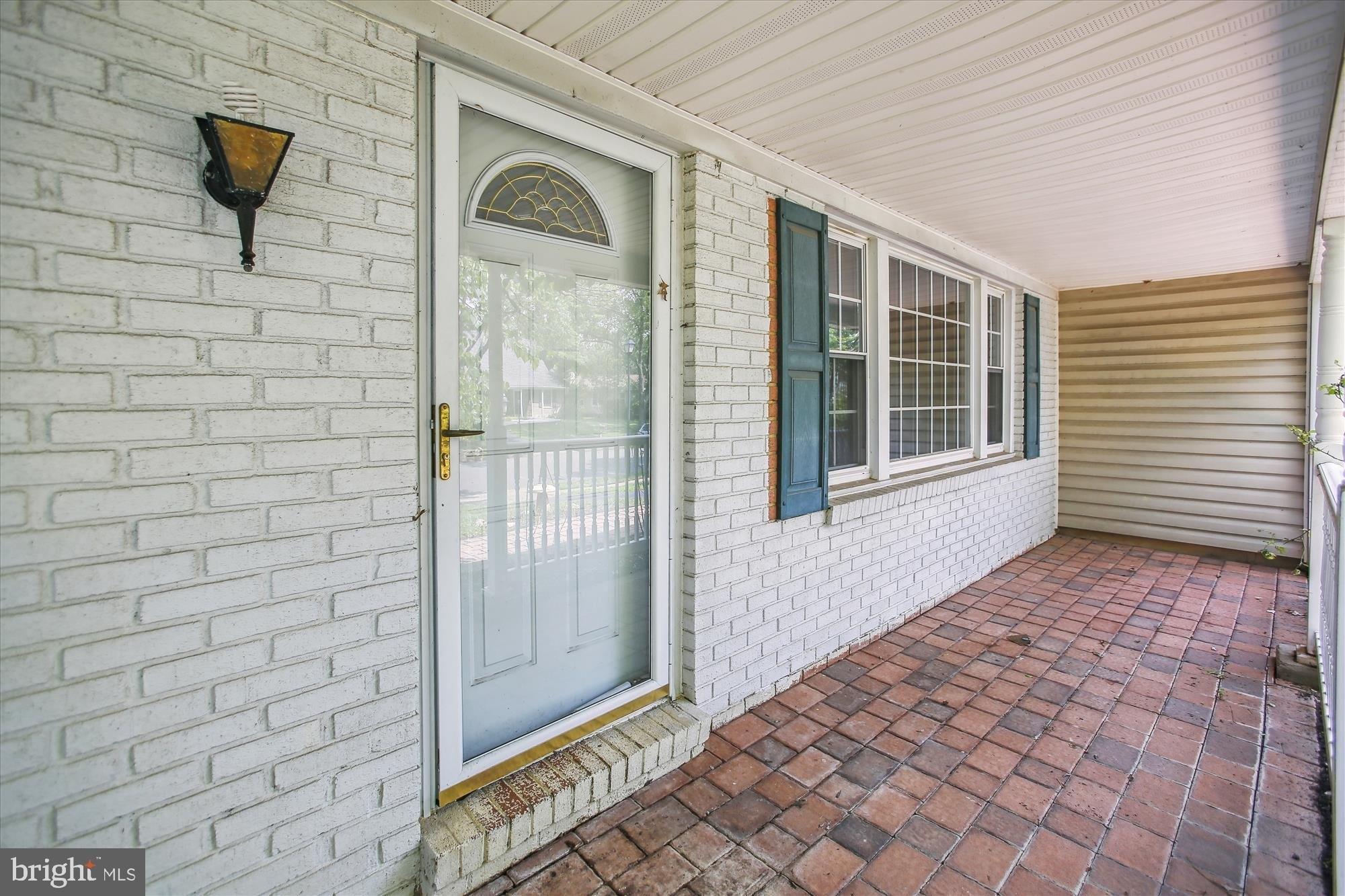 Point Pleasant Dr, Fairfax, VA 22033