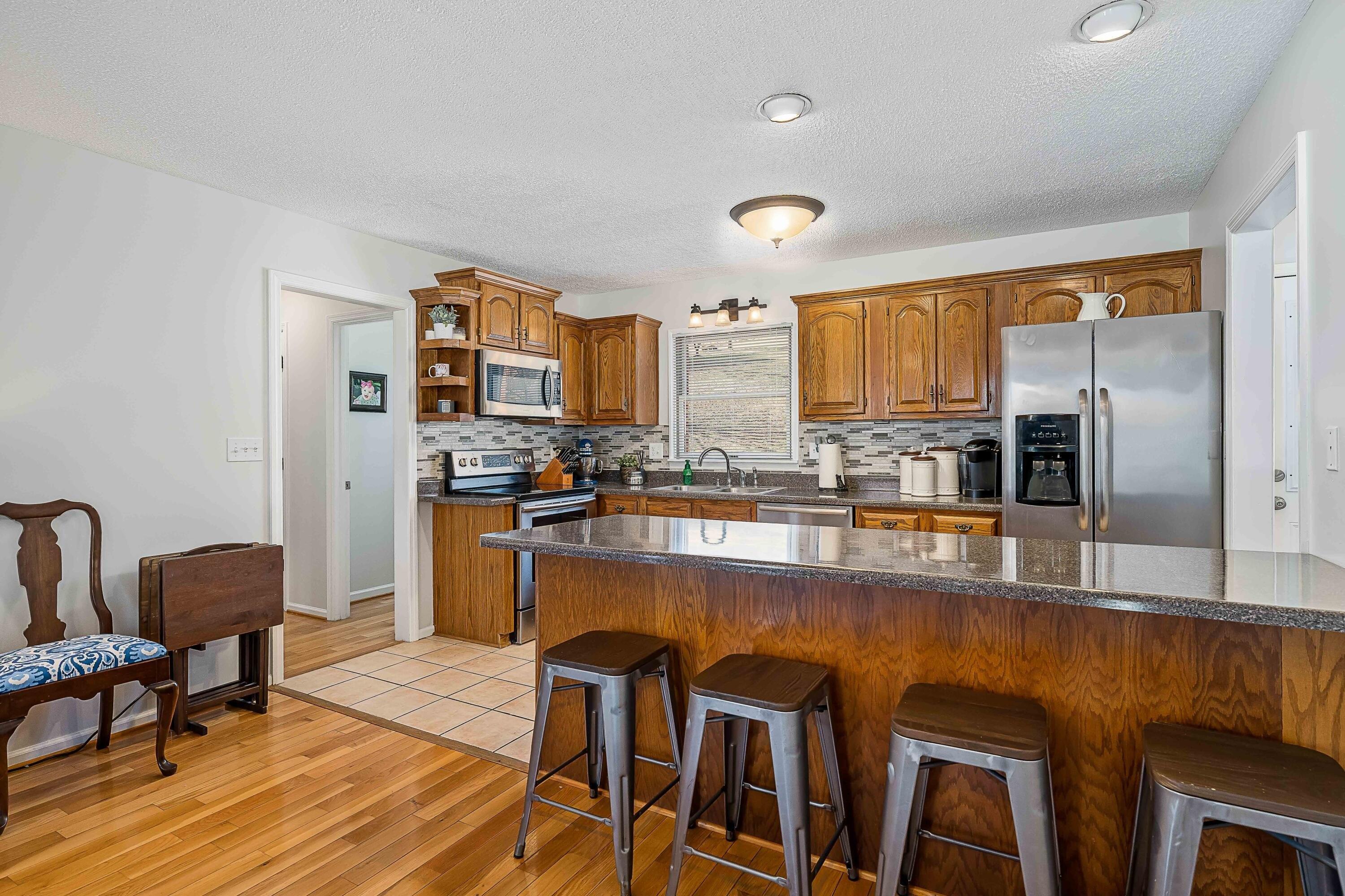 Lewis Ln, Kingsport, TN 37660