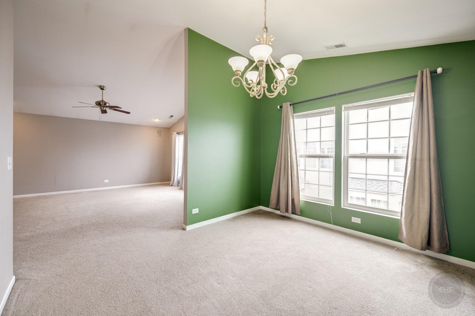 W Gates Ln, Plainfield, IL 60585