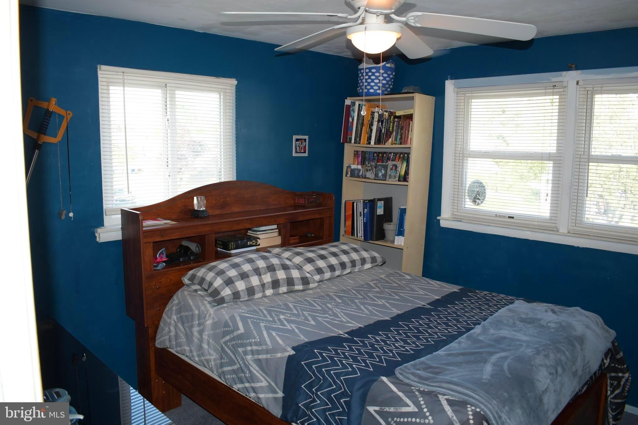 Crestwood Dr, Burlington, NJ 08016