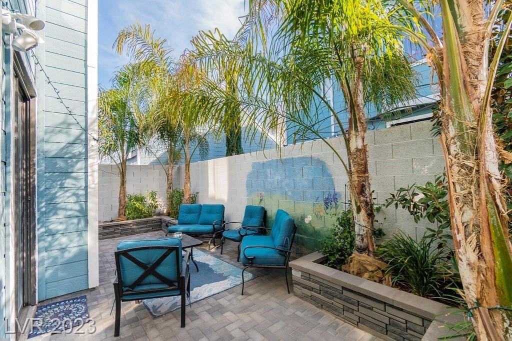 Strauss Dr, Las Vegas, NV 89146