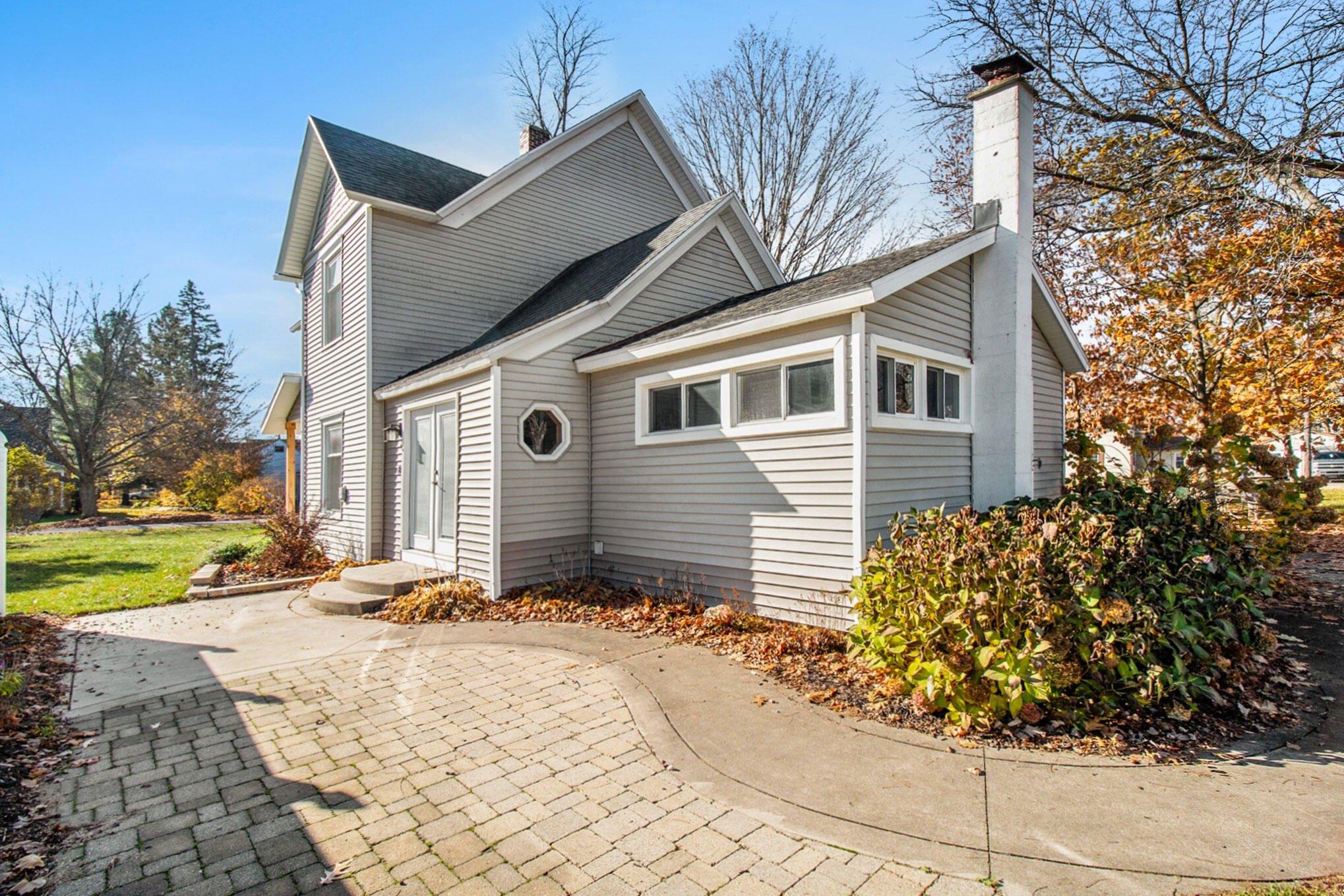 W Cherry St, Wayland, MI 49348