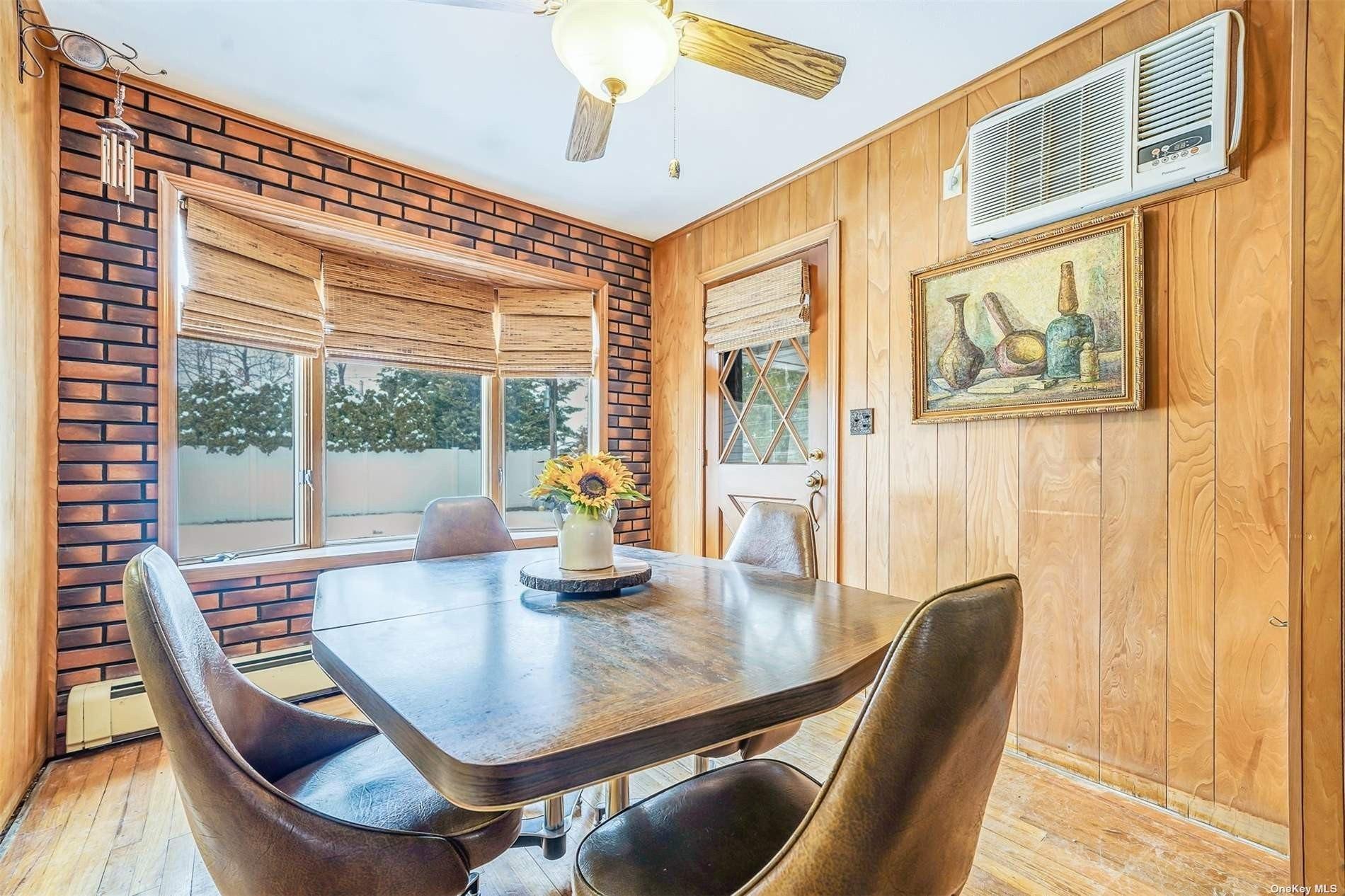 Lexington Ave, East Meadow, NY 11554