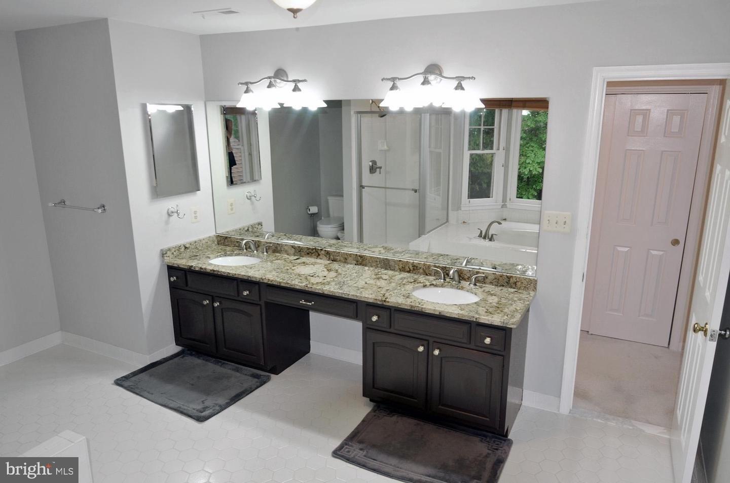 Wetherburn Dr, Centreville, VA 20120