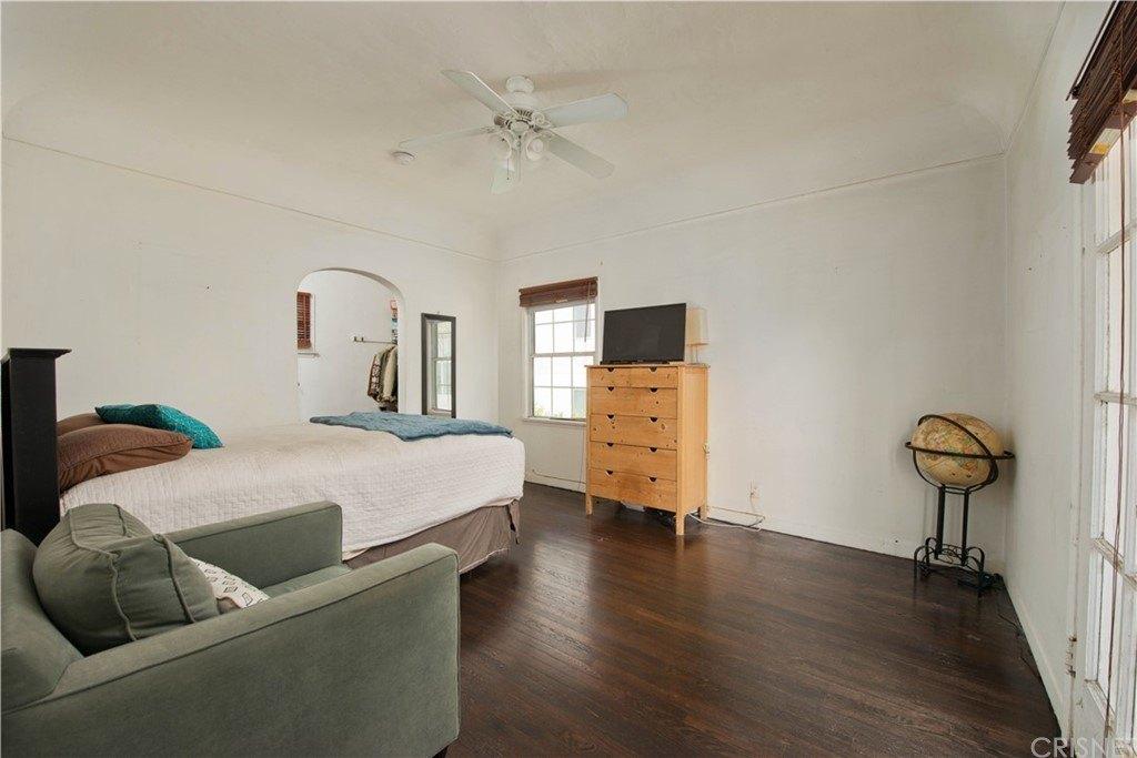 S Dunsmuir Ave, Los Angeles, CA 90019