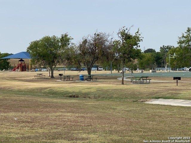 Meadow Br, Converse, TX 78109
