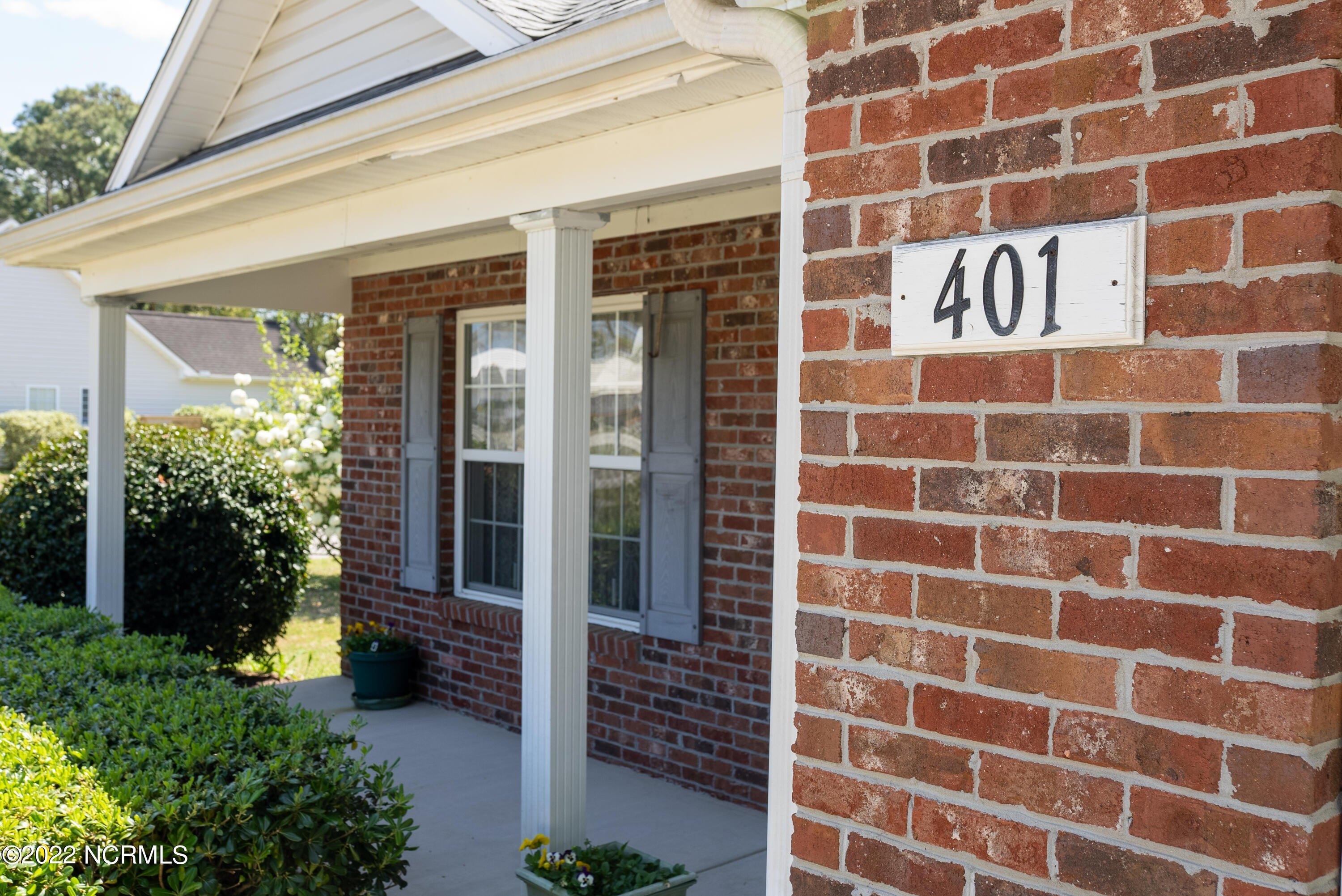 Foxwood Ln, Wilmington, NC 28409