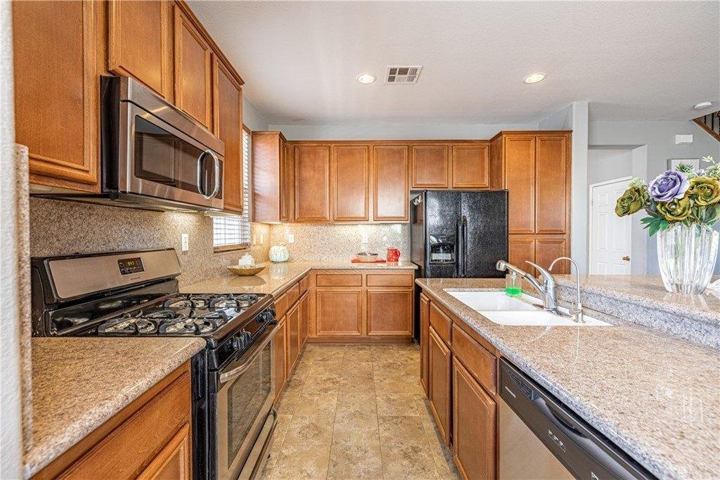 Peachwood Pl, Palmdale, CA 93551