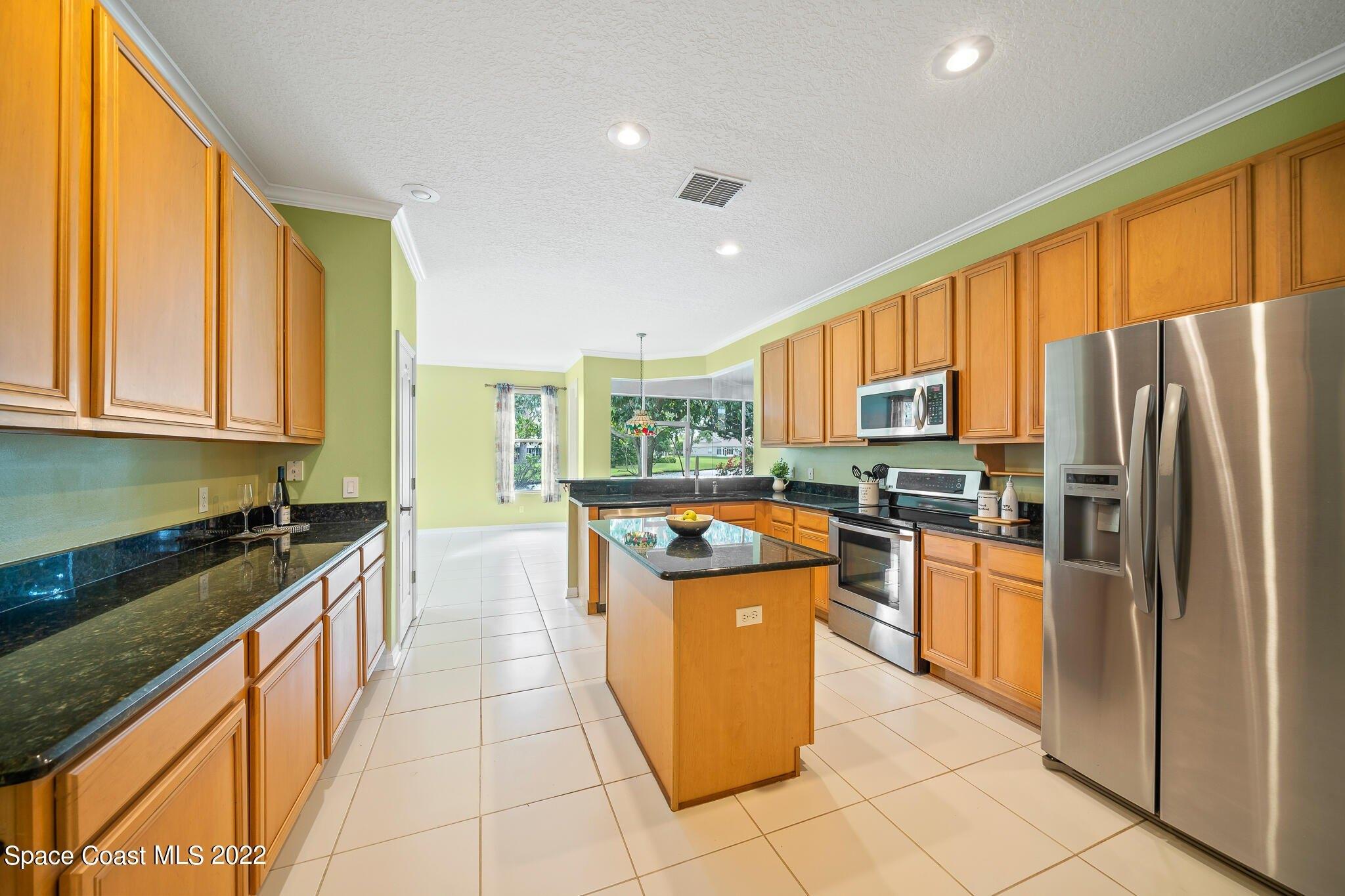 Autumn Glen Dr, Melbourne, FL 32940