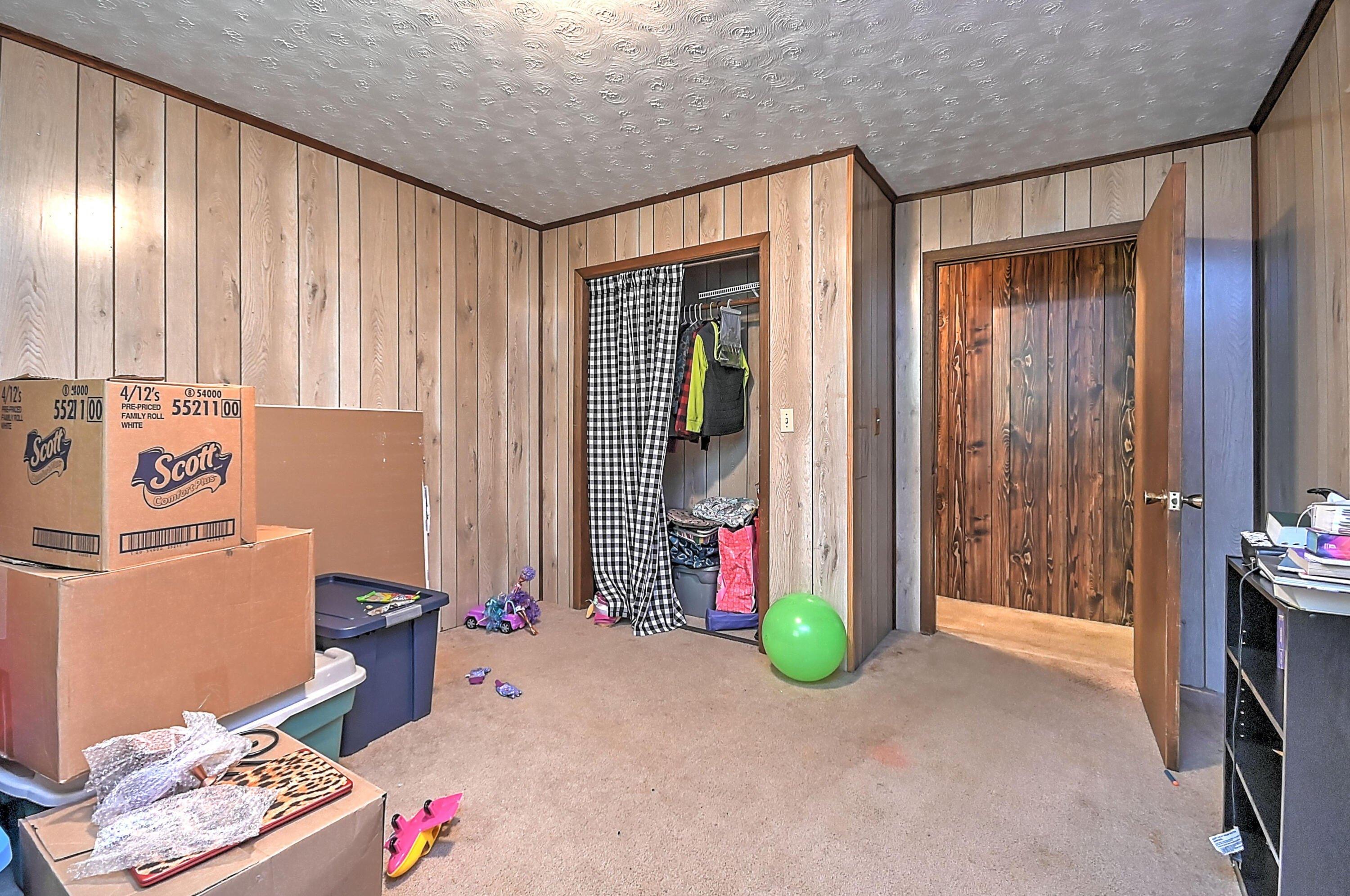 Shady Lane Ave, Rogersville, TN 37857