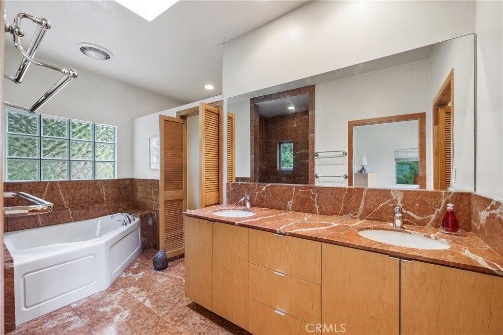 Kenilworth Ave, Los Angeles, CA 90039