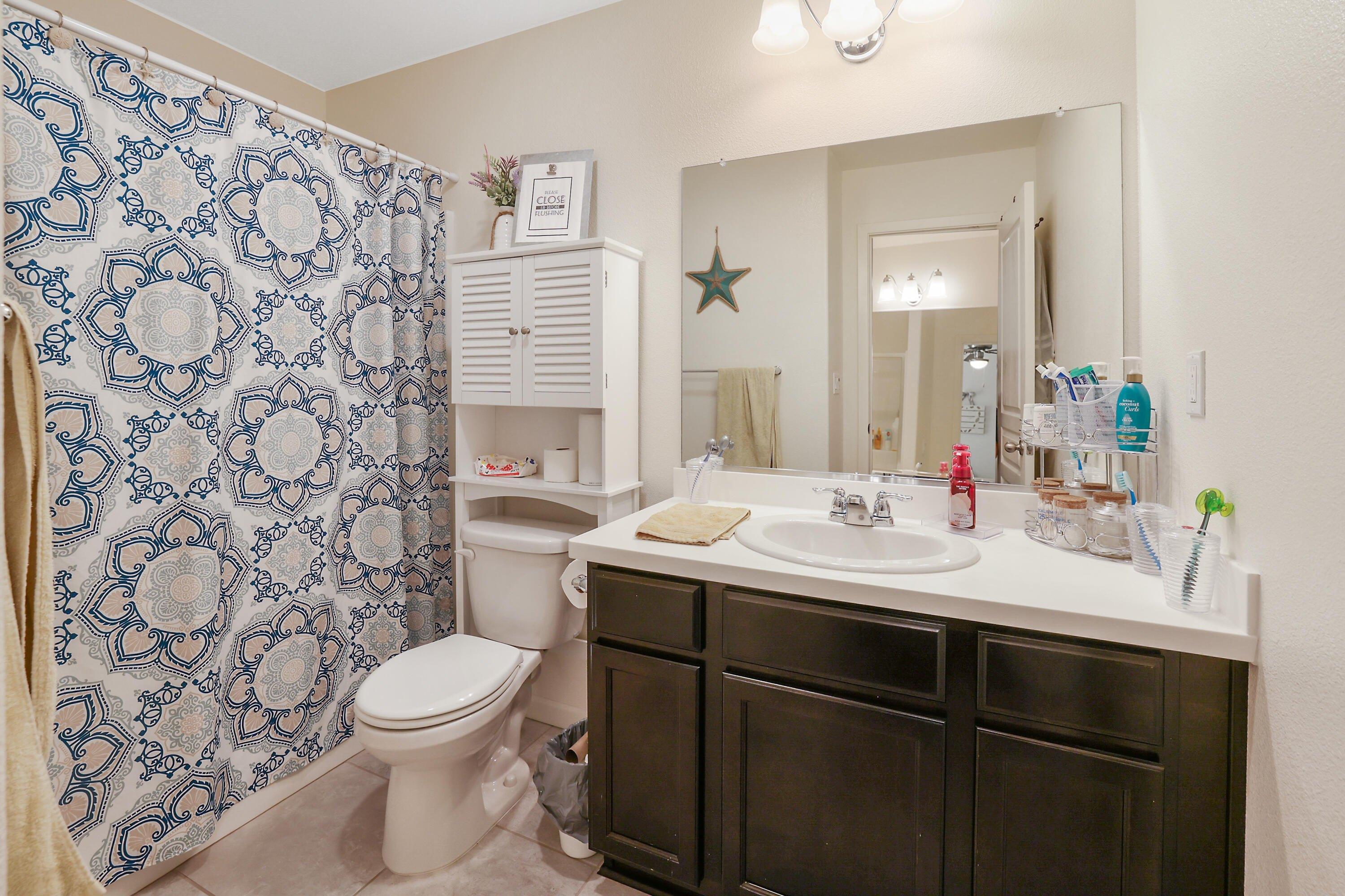 E Harold Ave, Visalia, CA 93292