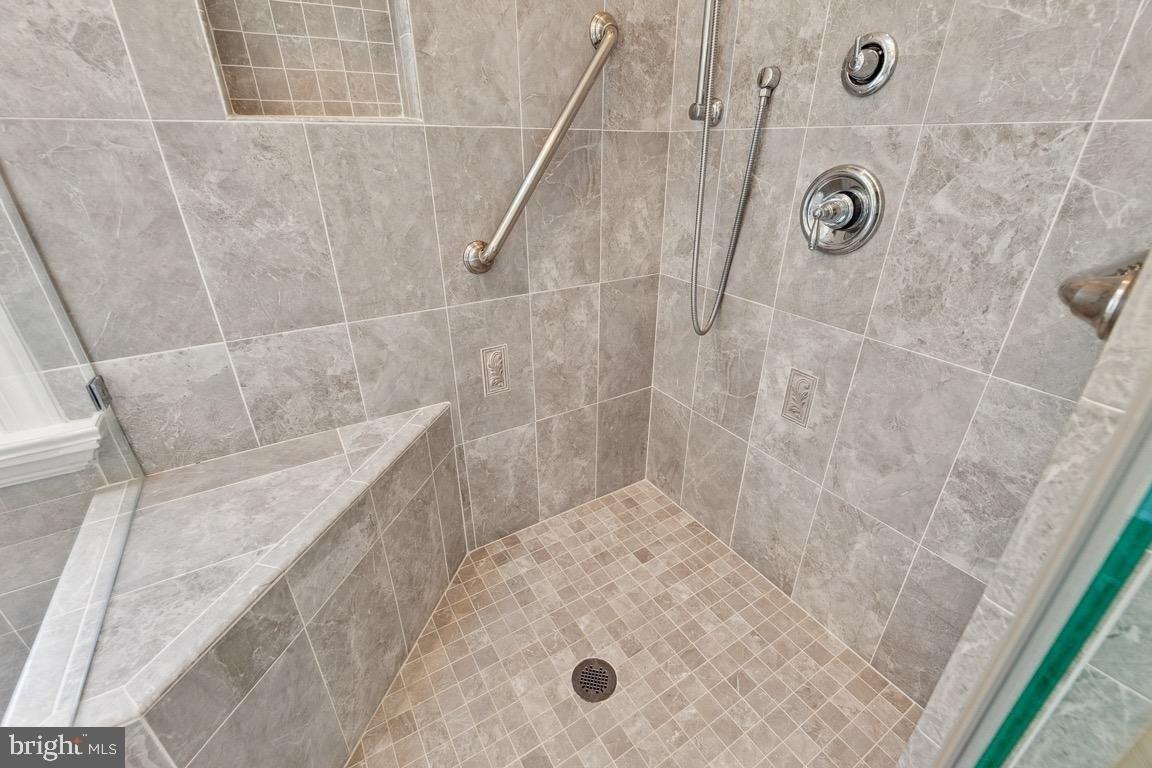 Carrhill Rd, Vienna, VA 22181