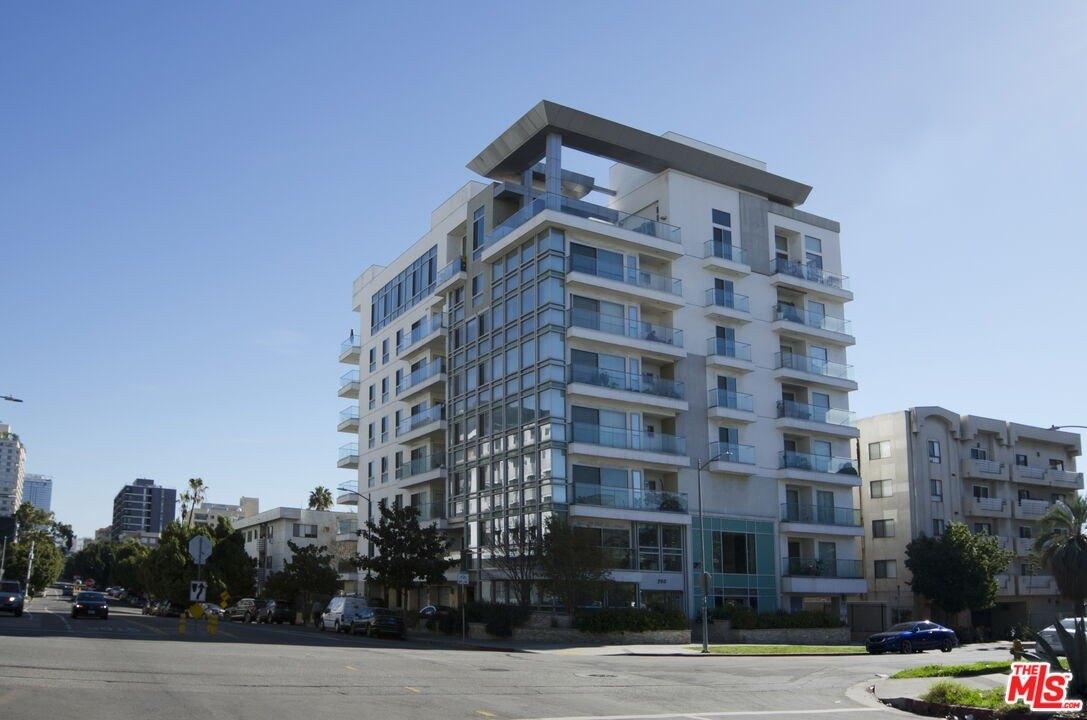 S Serrano Ave, Los Angeles, CA 90005