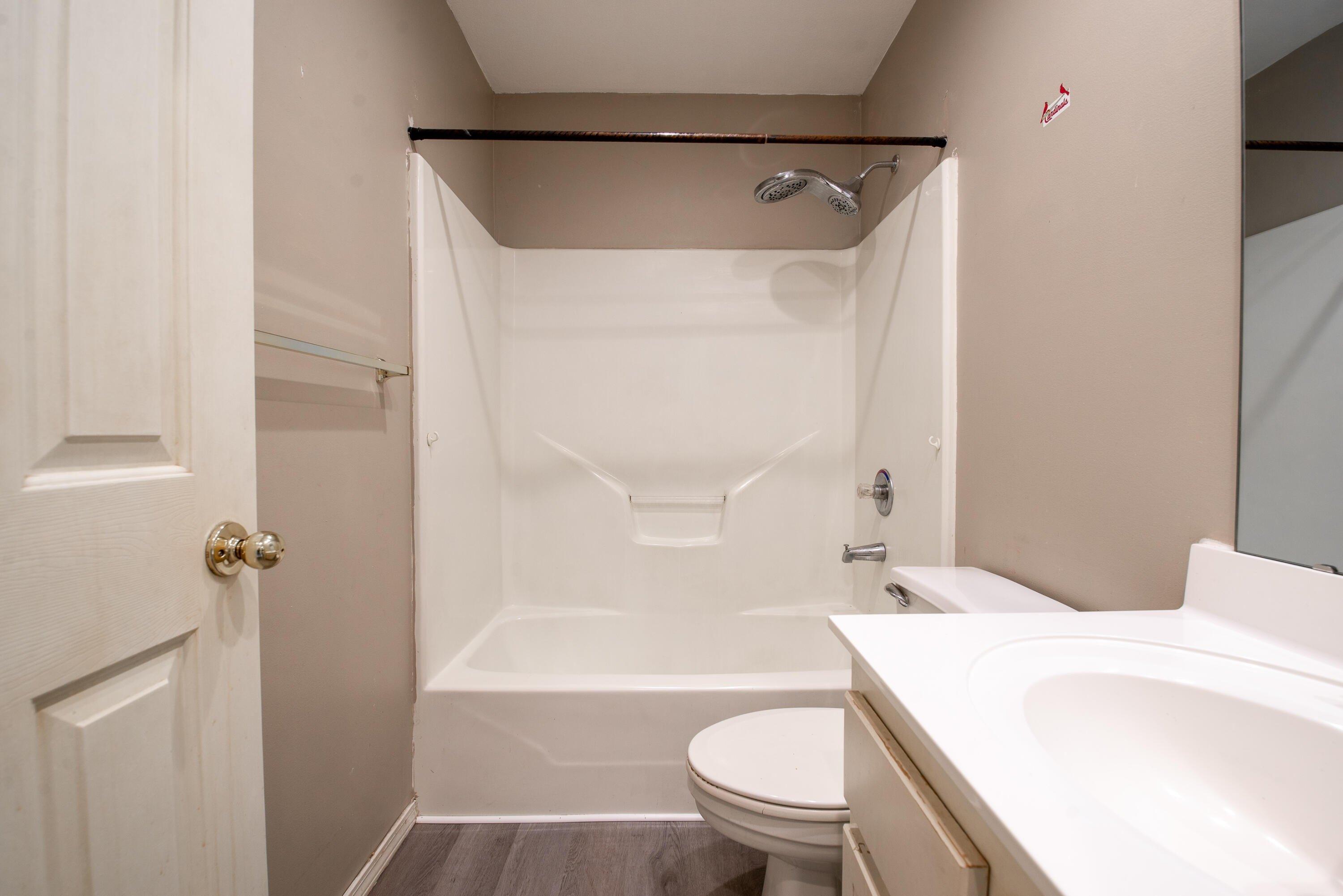 S Mentor Ave, Springfield, MO 65804