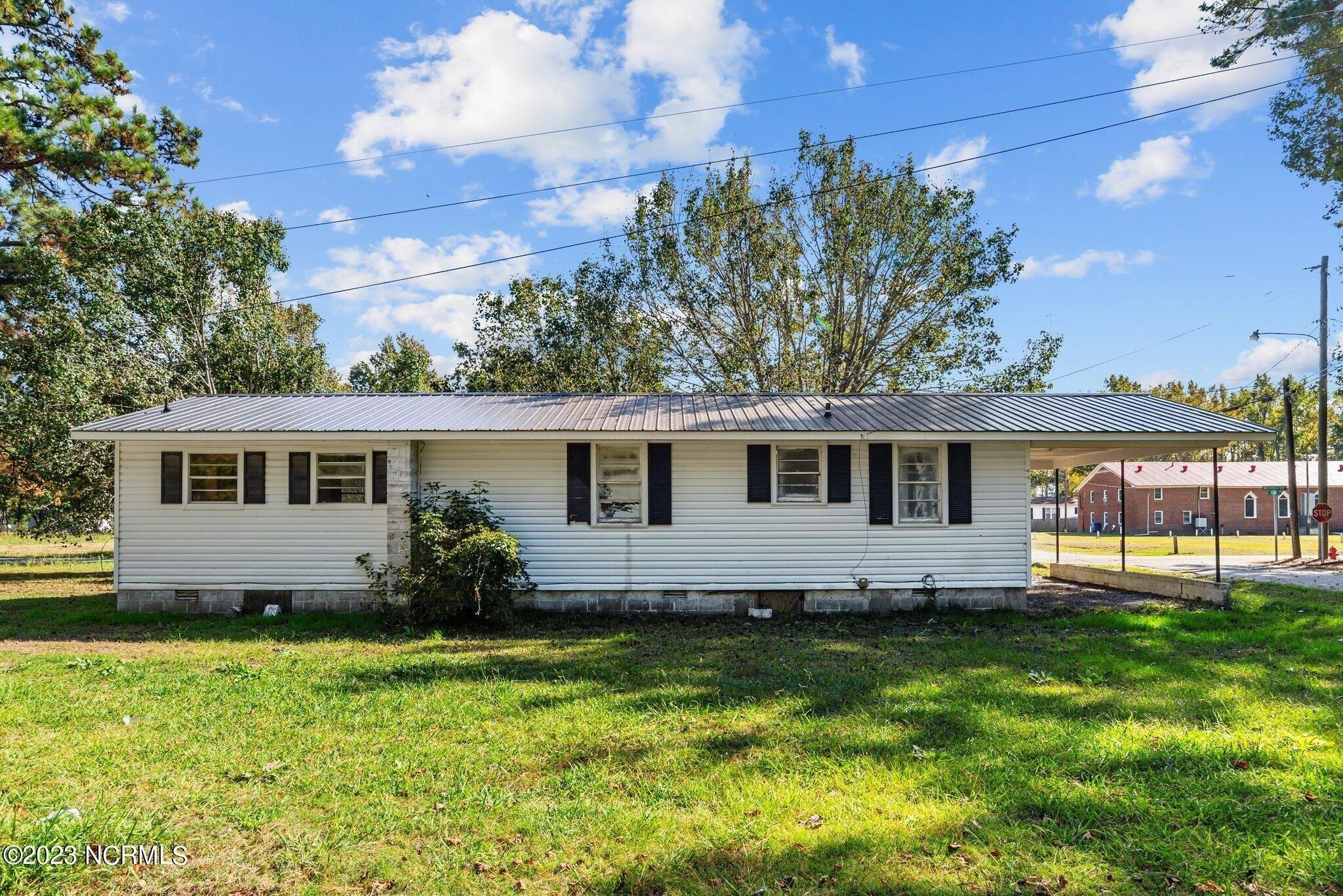 Washington St, Belhaven, NC 27810