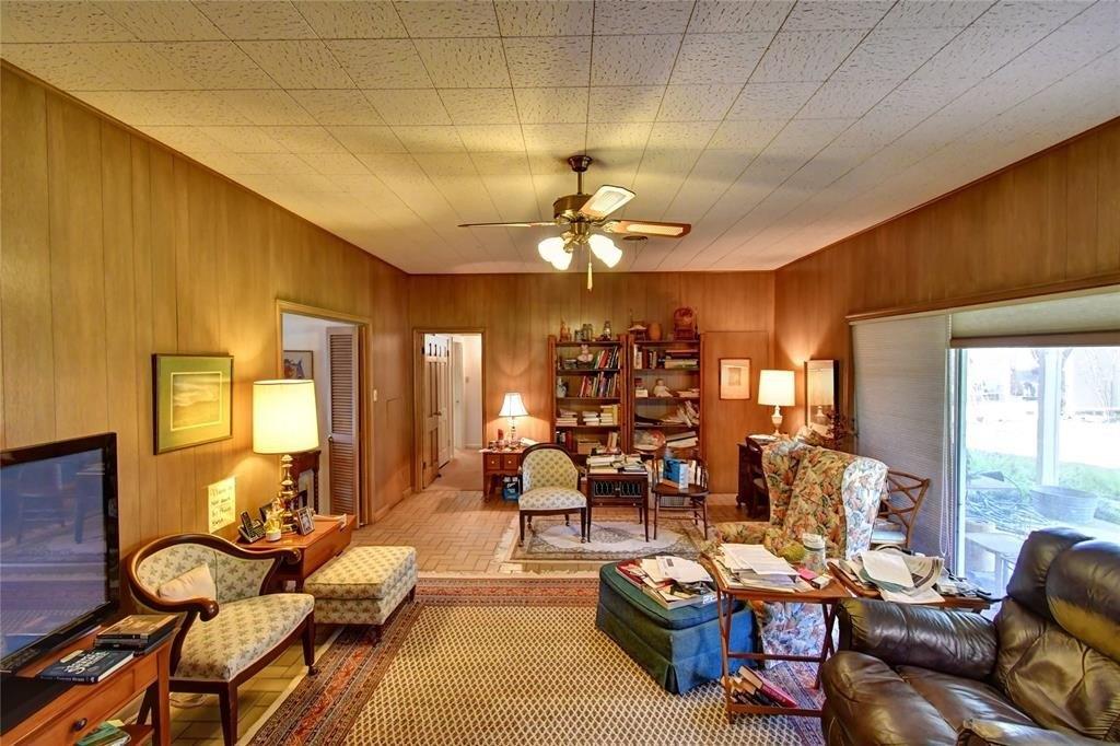 S Jackson Ave, Justin, TX 76247