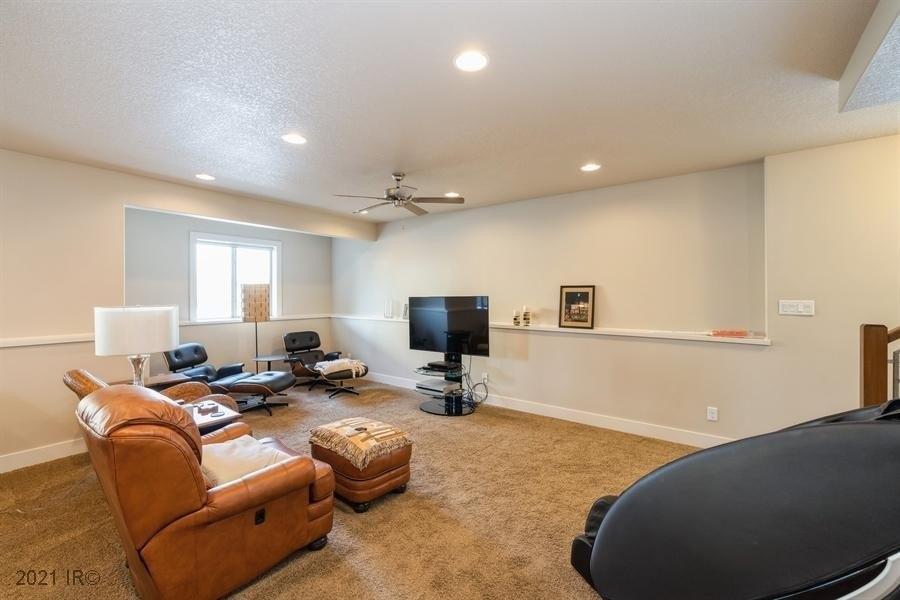 Berkshire Pkwy, Clive, IA 50325