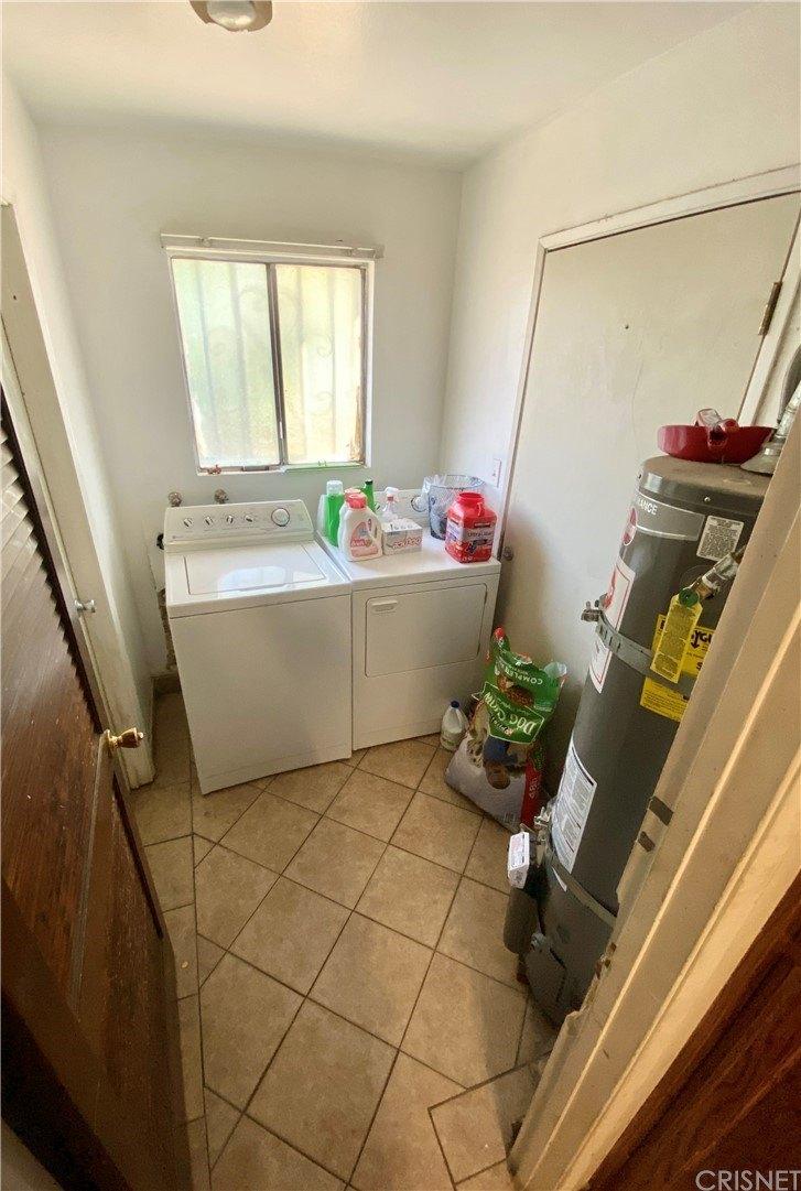White Ln, Bakersfield, CA 93307