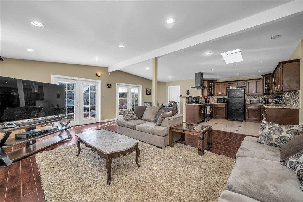Lindley Ave, Reseda, CA 91335