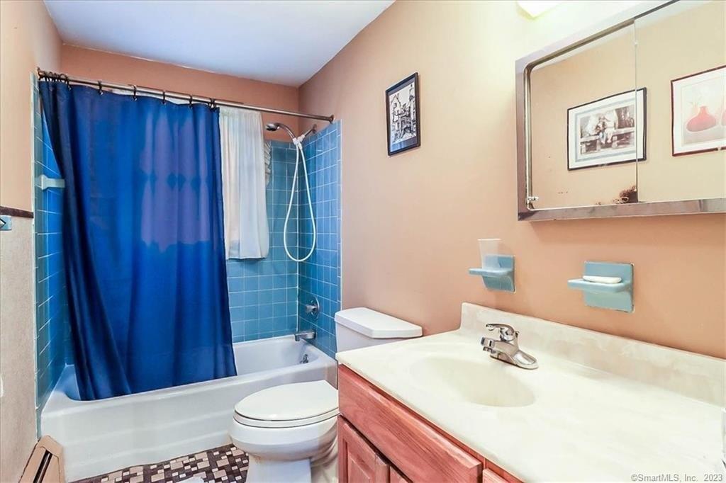 Wiltan Dr, Monroe, CT 06468