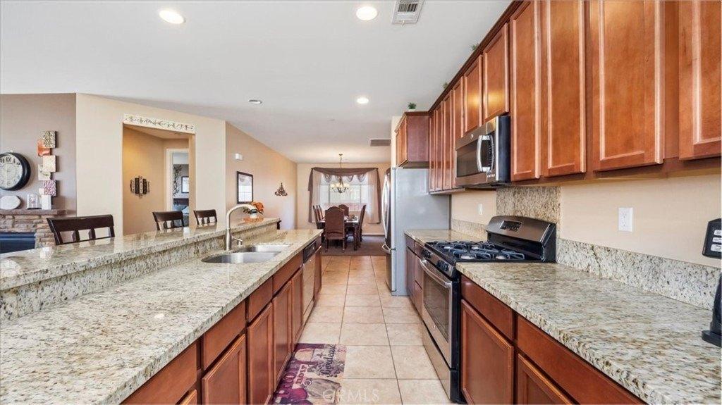 Cayenne Dr, San Bernardino, CA 92407