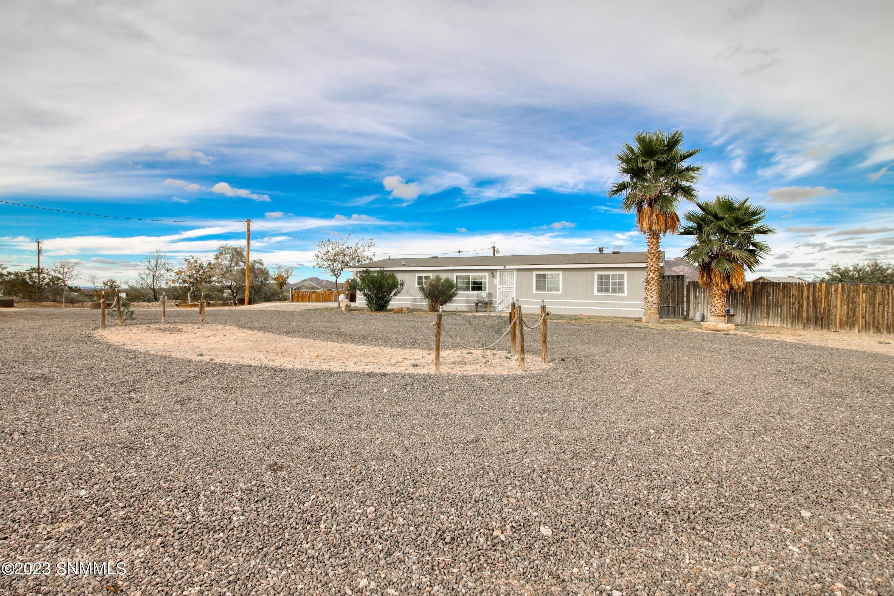 La Reina Rd, Las Cruces, NM 88012