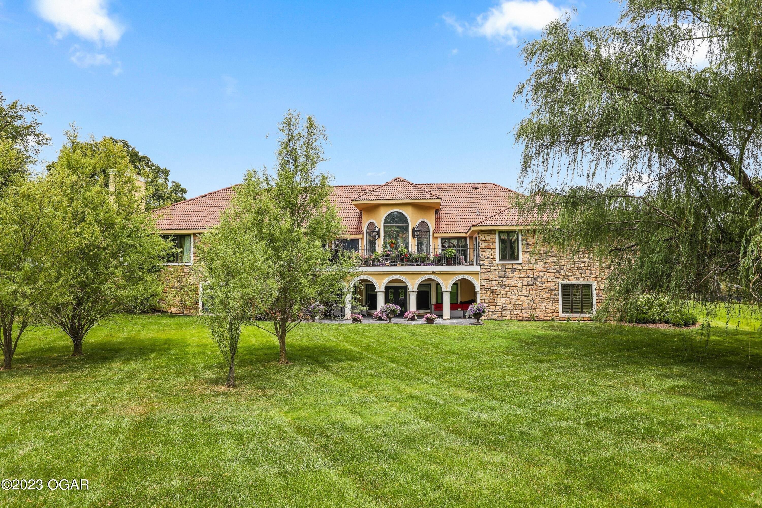 Cambridge St, Joplin, MO 64801
