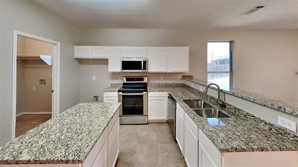 Chadbourne Dr, Fort Worth, TX 76140