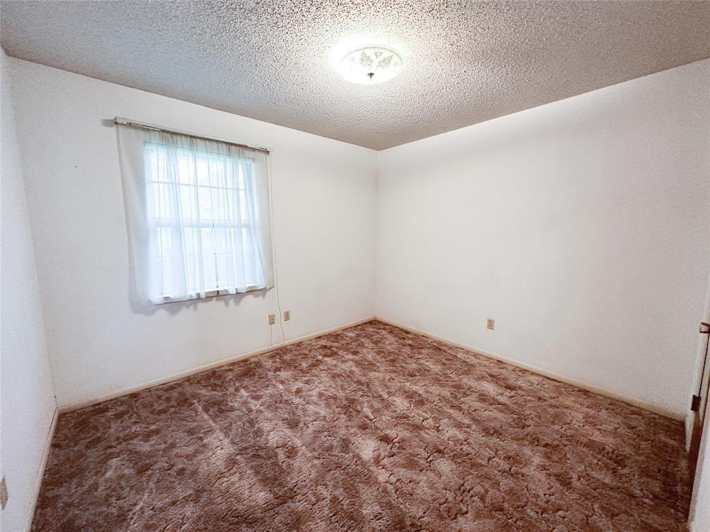 Baize Dr, Gatesville, TX 76528