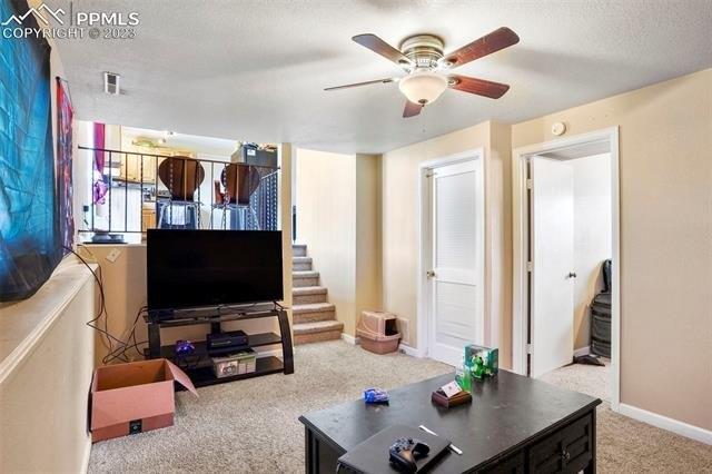 White Mountain Dr, Colorado Springs, CO 80915