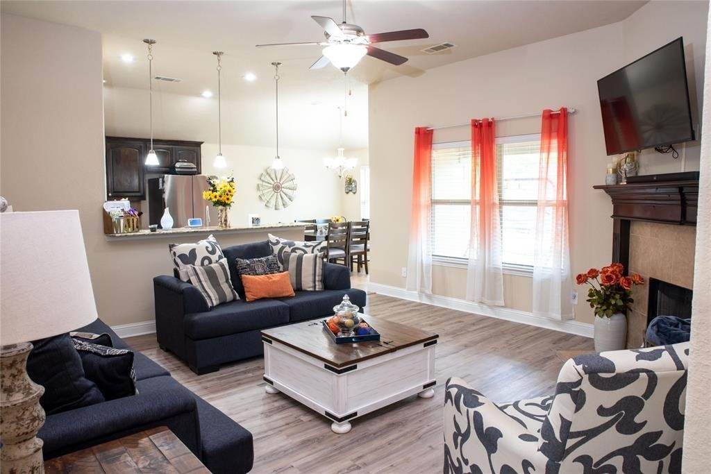 Winters Edge Dr, Red Oak, TX 75154