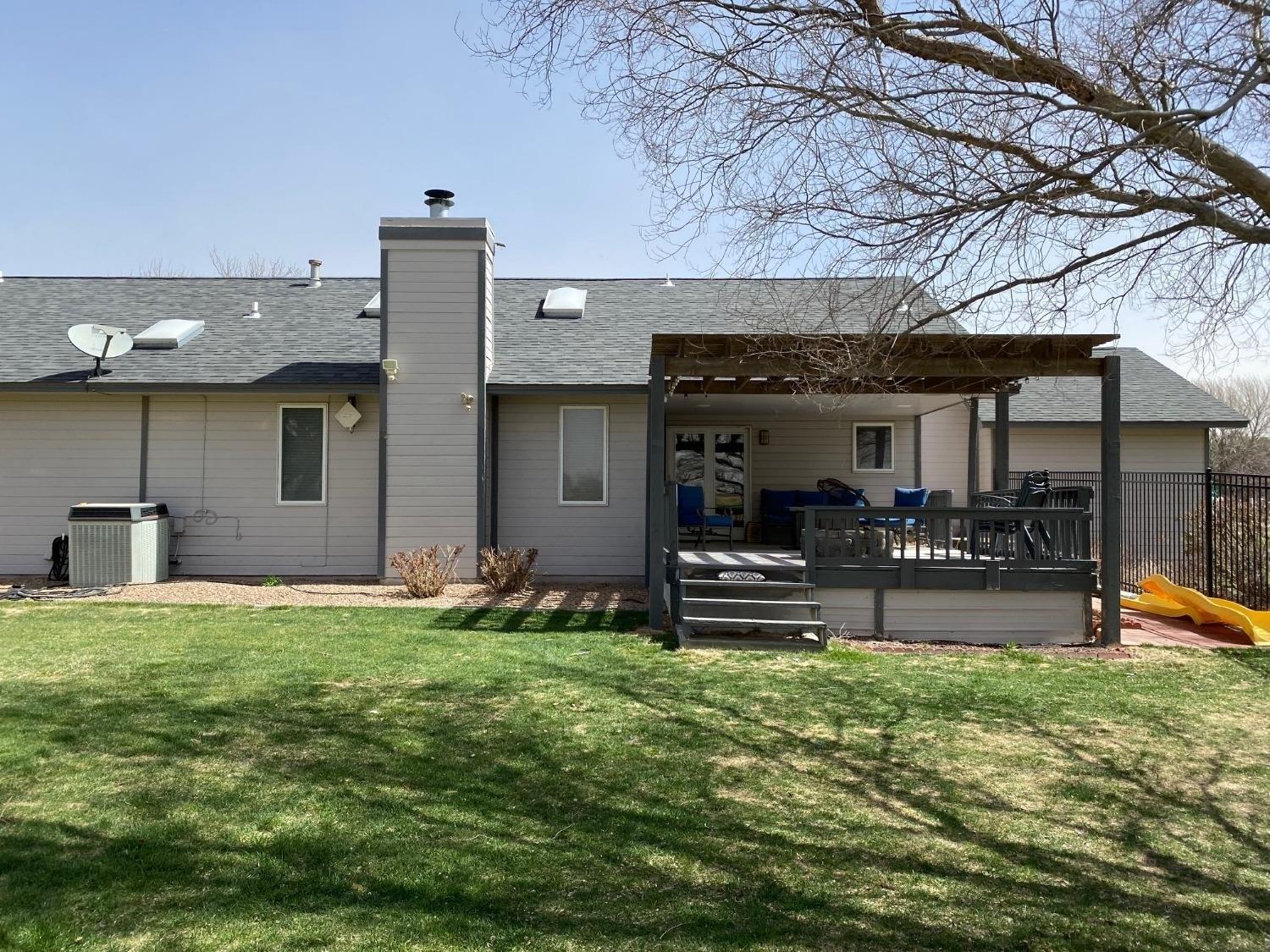 Grandview Dr E, Garden City, KS 67846